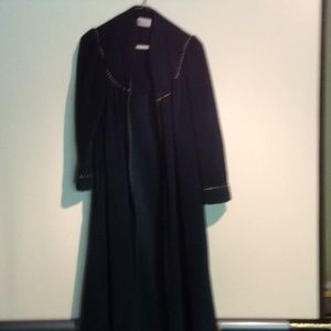 Robe. Vanity Fair robe.